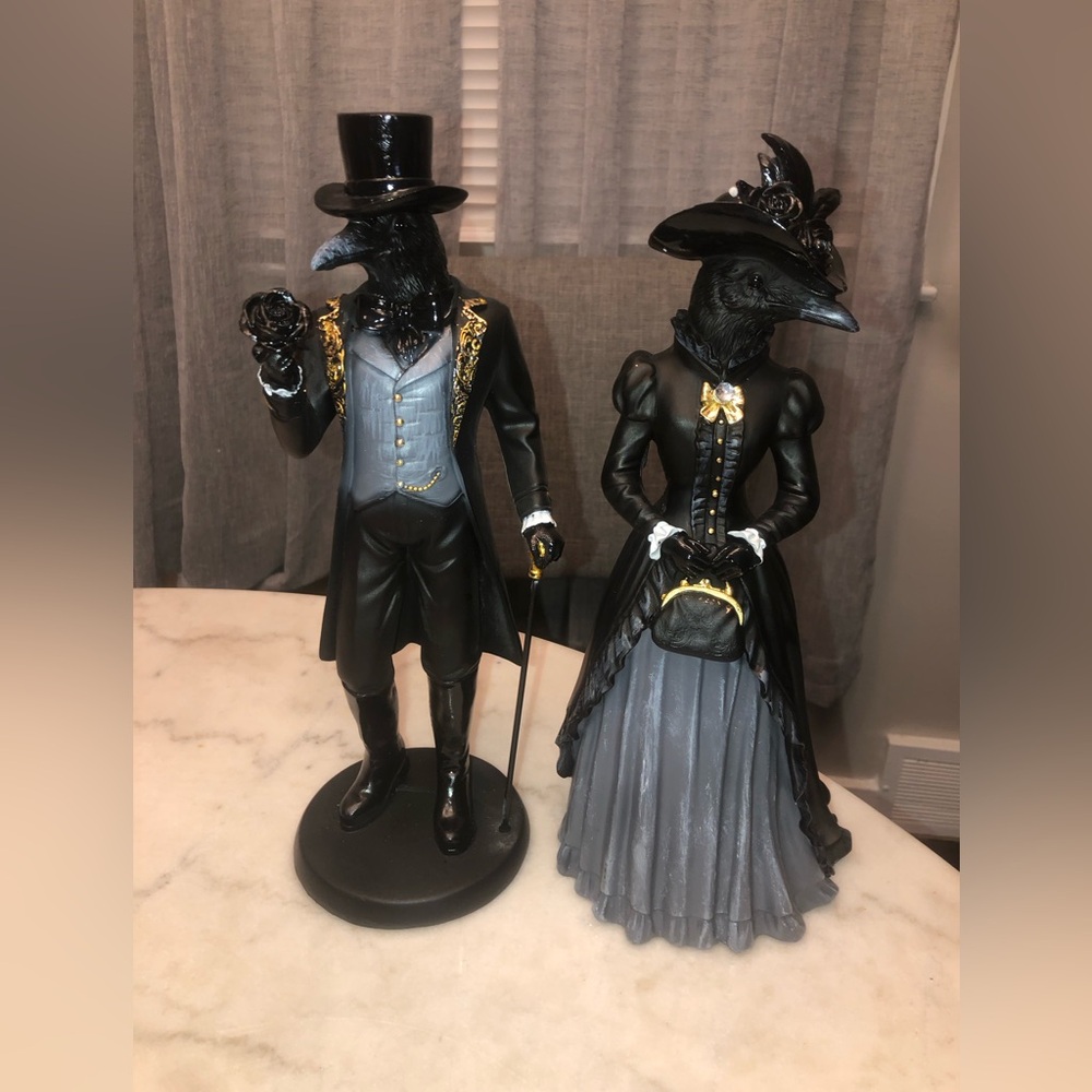 🖤 Victorian Raven Couple Decorative Figurines in Black and Gray